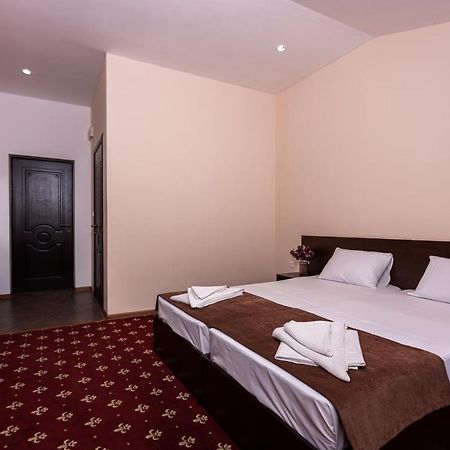 Hotel Nikopoli On Vodopadnaya 21А New Athos 外观 照片