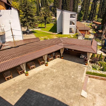 Hotel Nikopoli On Vodopadnaya 21А New Athos 外观 照片