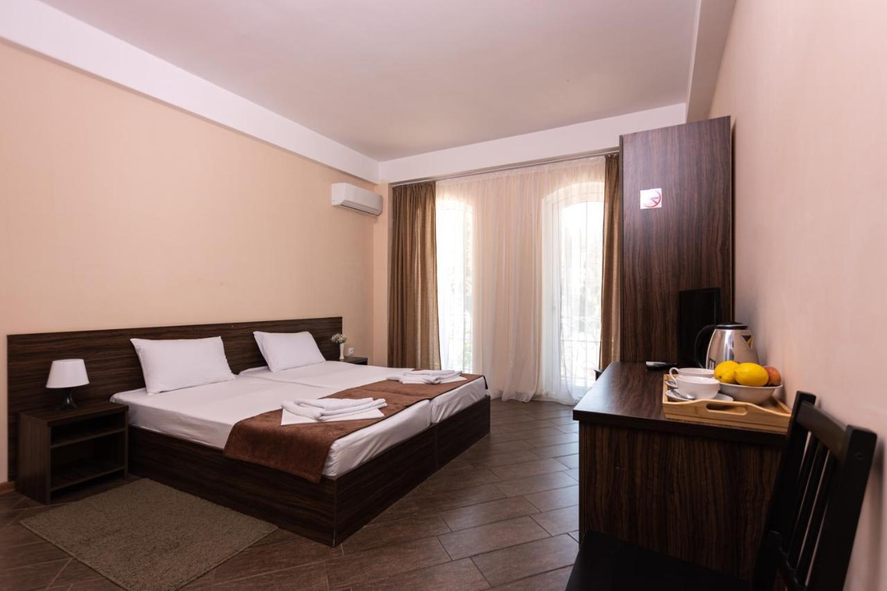 Hotel Nikopoli On Vodopadnaya 21А New Athos 外观 照片