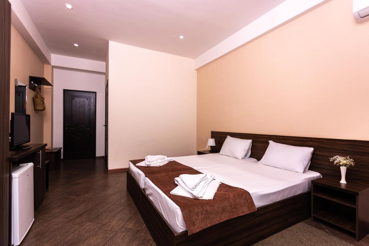 Hotel Nikopoli On Vodopadnaya 21А New Athos 外观 照片