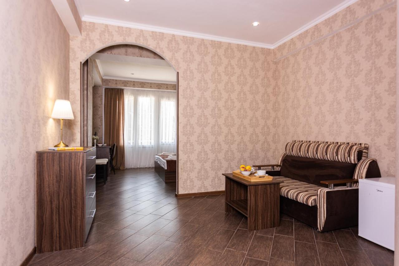 Hotel Nikopoli On Vodopadnaya 21А New Athos 外观 照片