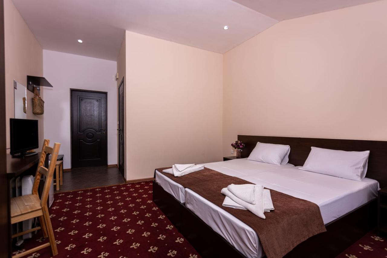 Hotel Nikopoli On Vodopadnaya 21А New Athos 外观 照片