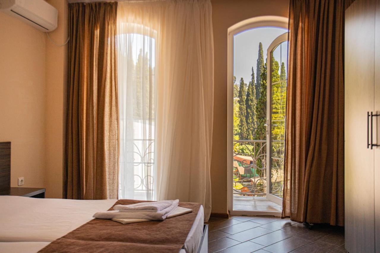 Hotel Nikopoli On Vodopadnaya 21А New Athos 外观 照片