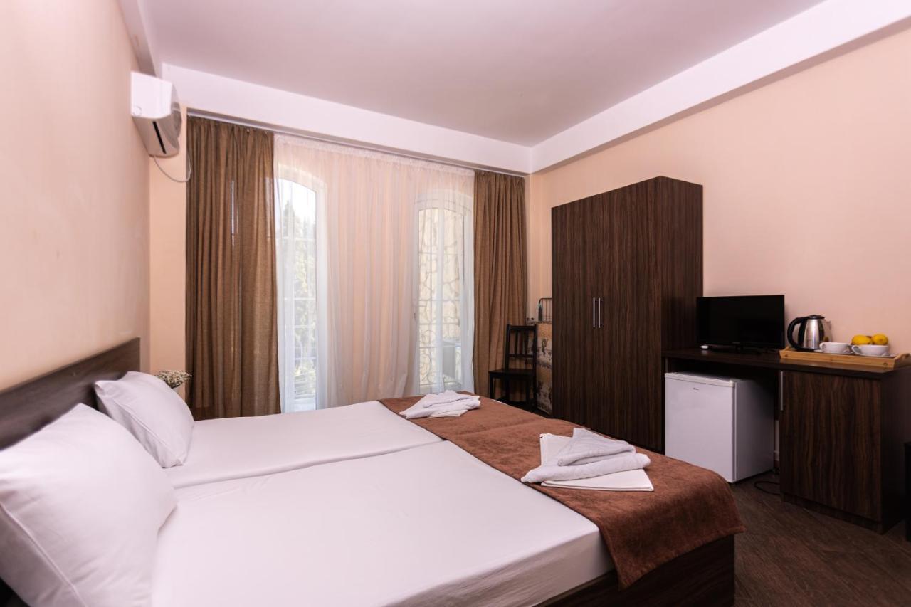 Hotel Nikopoli On Vodopadnaya 21А New Athos 外观 照片