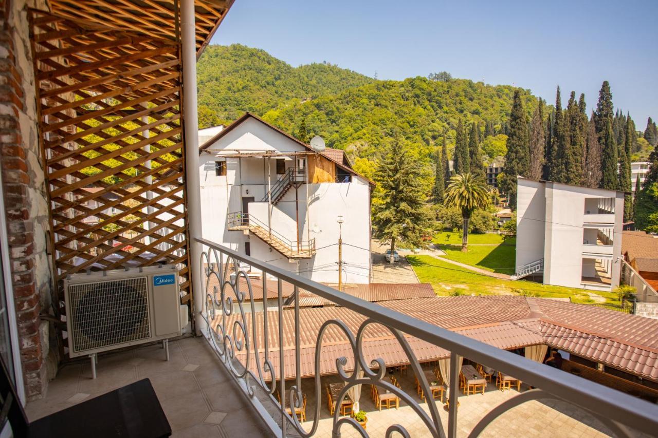 Hotel Nikopoli On Vodopadnaya 21А New Athos 外观 照片