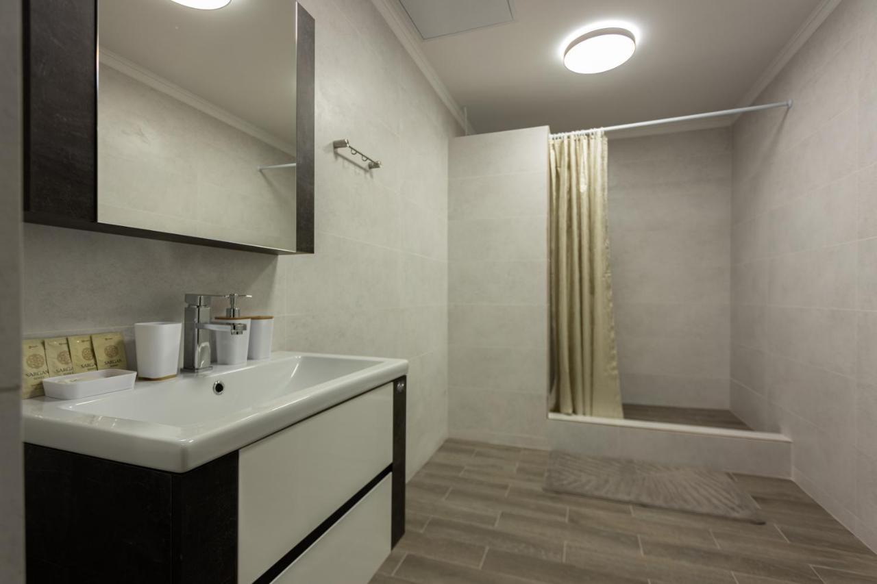 Hotel Nikopoli On Vodopadnaya 21А New Athos 外观 照片